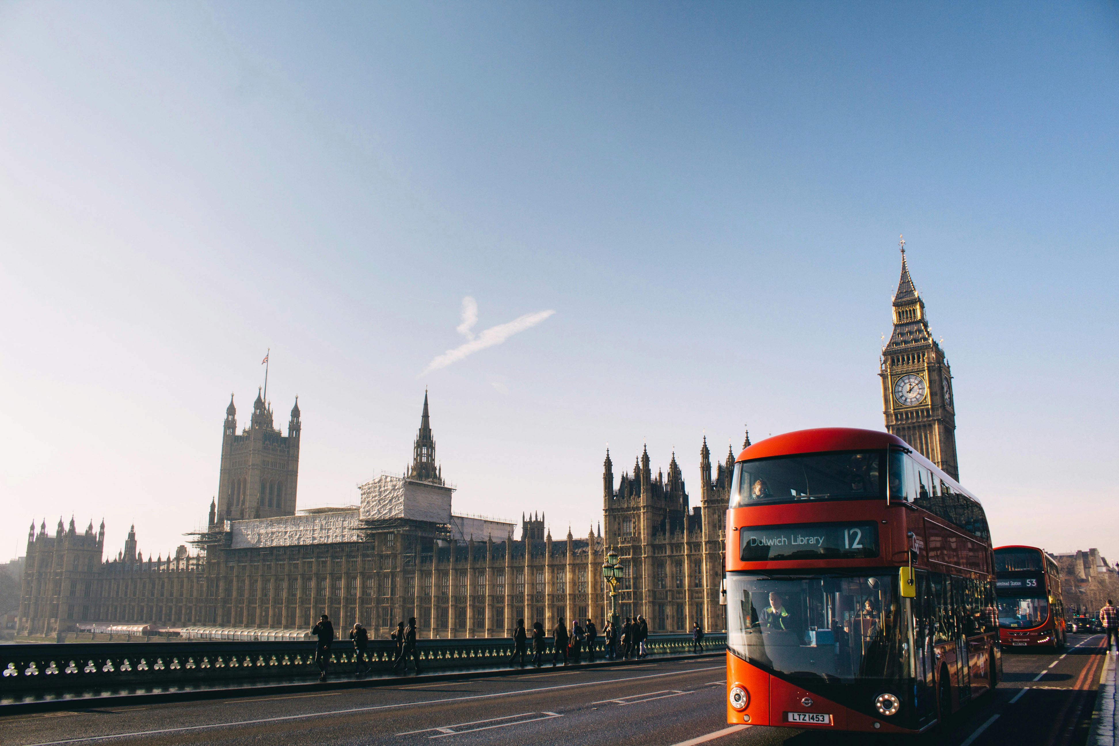 A picture of a London bus, Parliament and Big Ben